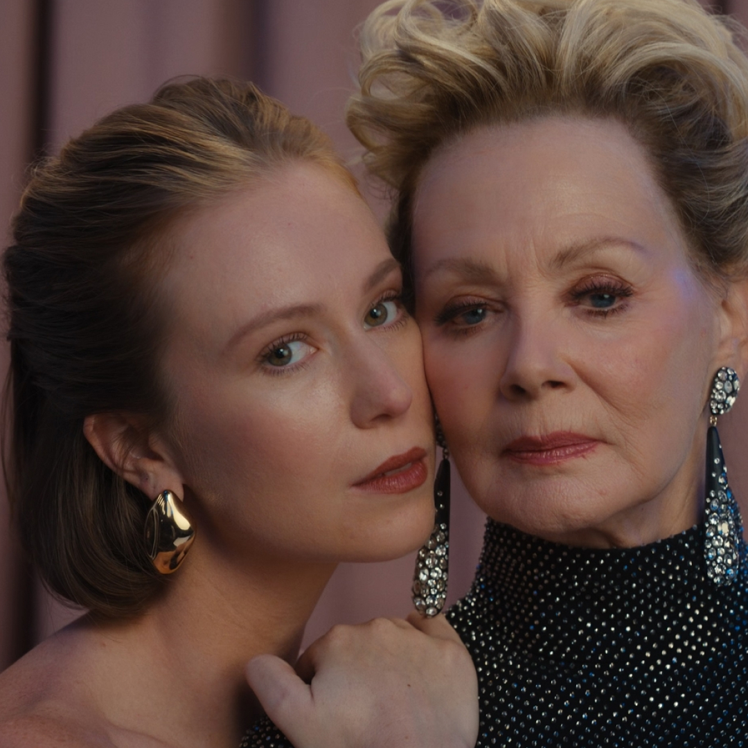 hannah einbinder and jean smart posing together as ava and deborah wearing formal wear in a shot for hacks season 4